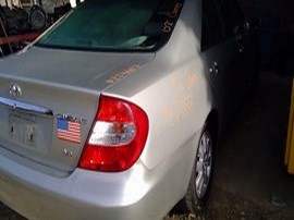 2002 TOYOTA CAMRY SILVER XLE 3.0  AT.  Z24887